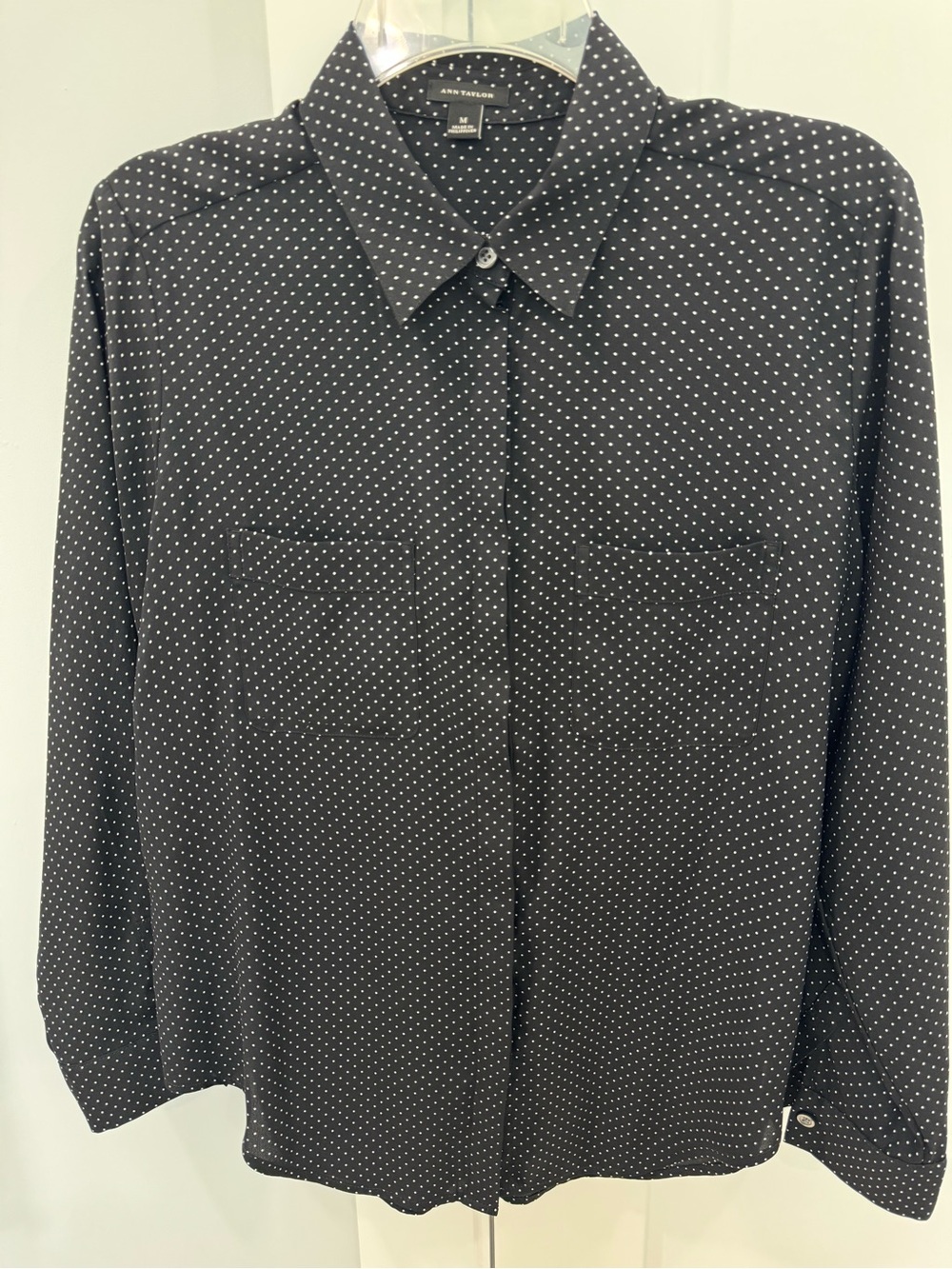 Ann Taylor Women’s Black Polka Dot Button-Up Long Sleeve Shirt Blouse Medium